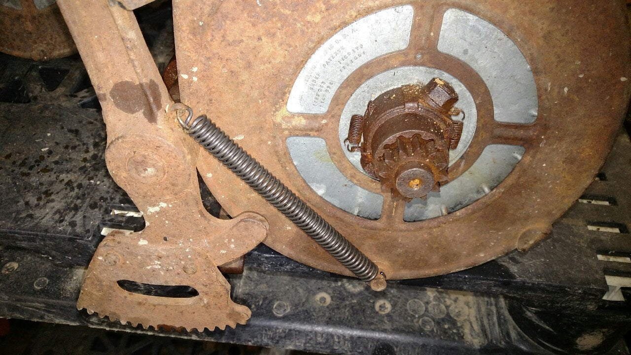 67586 Briggs Kick Start Return Spring  NON-Standard Model Y or H